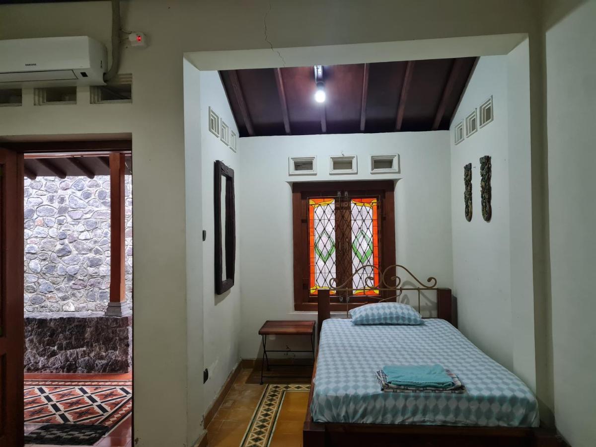 Omah Pitoe Yogya Homestay Yogyakarta Exterior photo