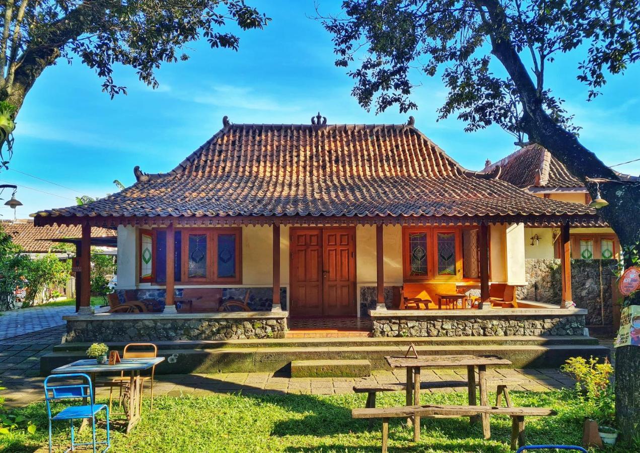 Omah Pitoe Yogya Homestay Yogyakarta Exterior photo