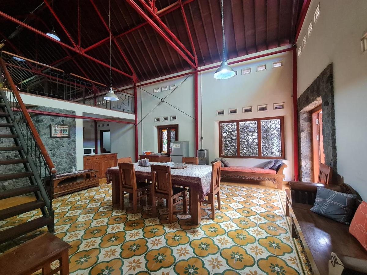 Omah Pitoe Yogya Homestay Yogyakarta Exterior photo