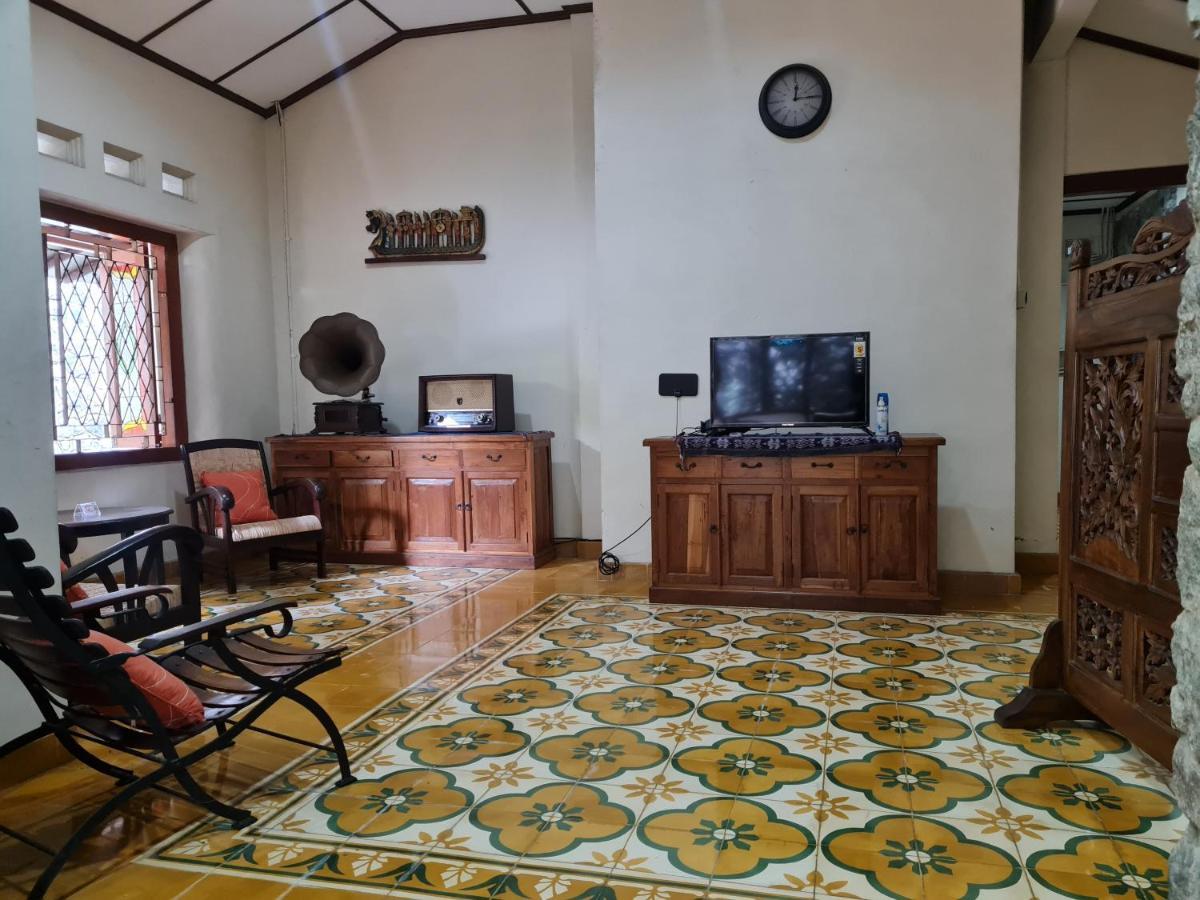 Omah Pitoe Yogya Homestay Yogyakarta Exterior photo