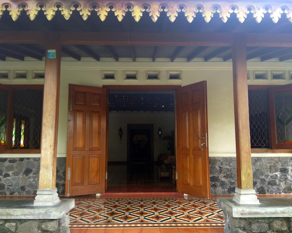 Omah Pitoe Yogya Homestay Yogyakarta Exterior photo