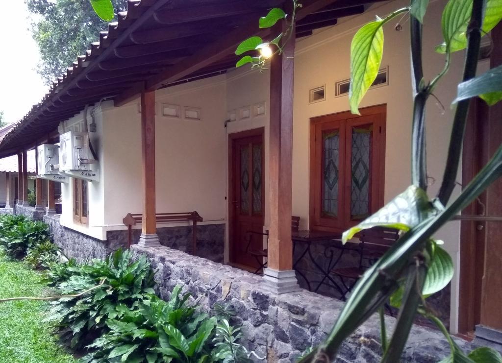 Omah Pitoe Yogya Homestay Yogyakarta Exterior photo