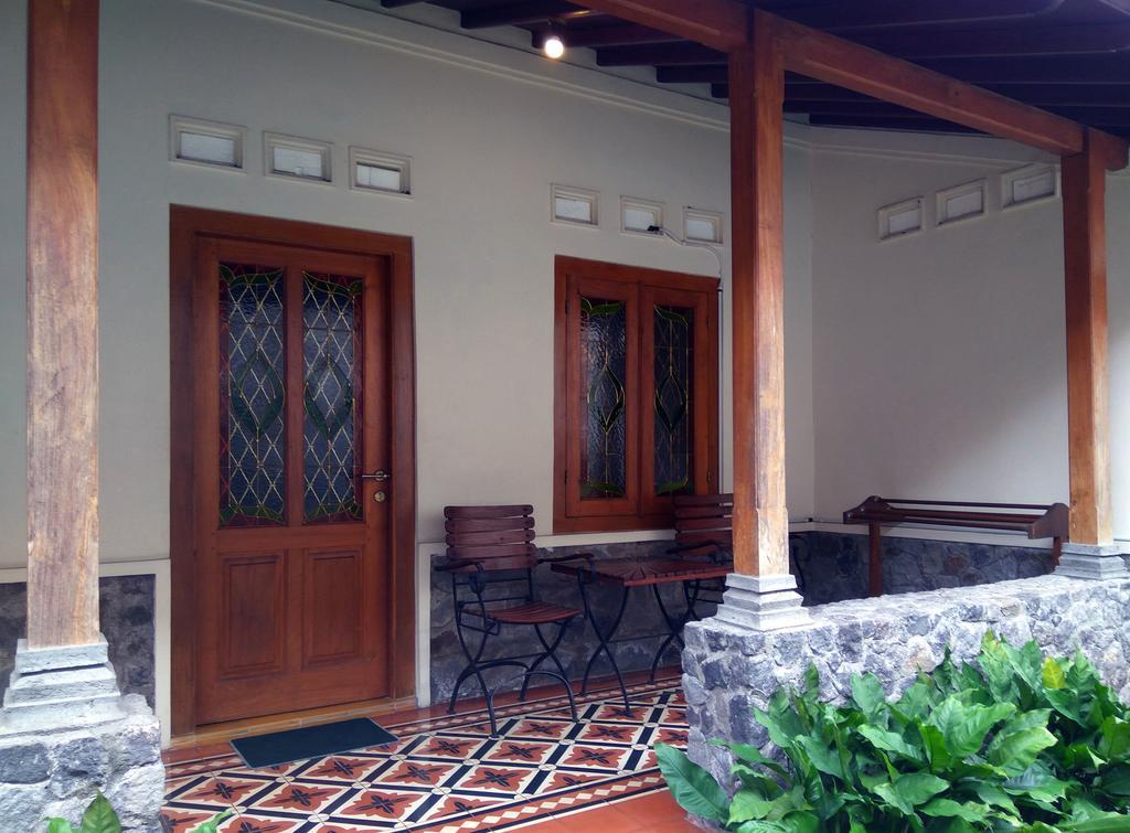 Omah Pitoe Yogya Homestay Yogyakarta Exterior photo